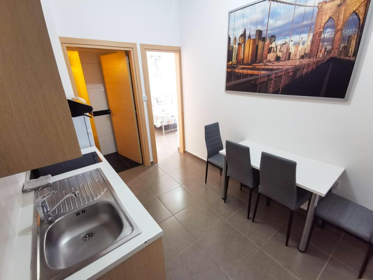 Beachy Keen City Apartment Larnaca Exteriér fotografie
